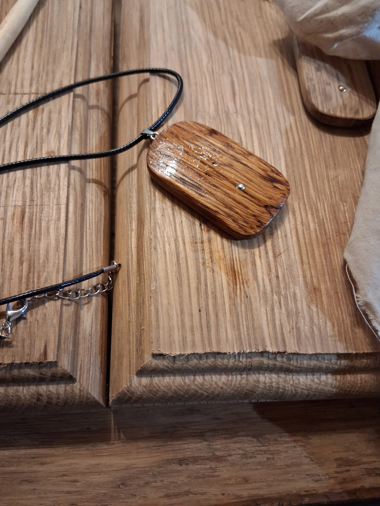 Feuille Necklace